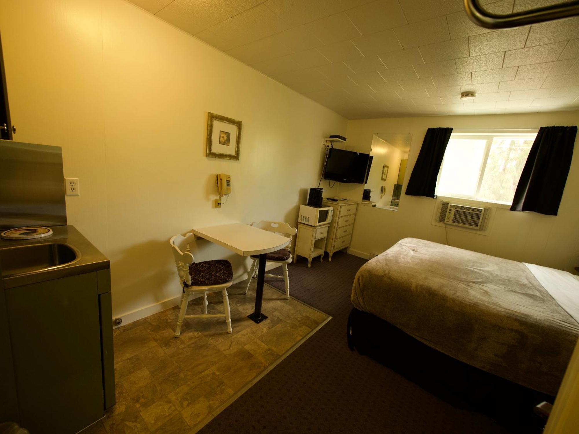 Creston Valley Motel Eksteriør bilde